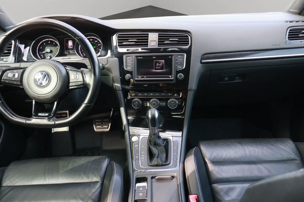 2016 Volkswagen Golf R photo 22