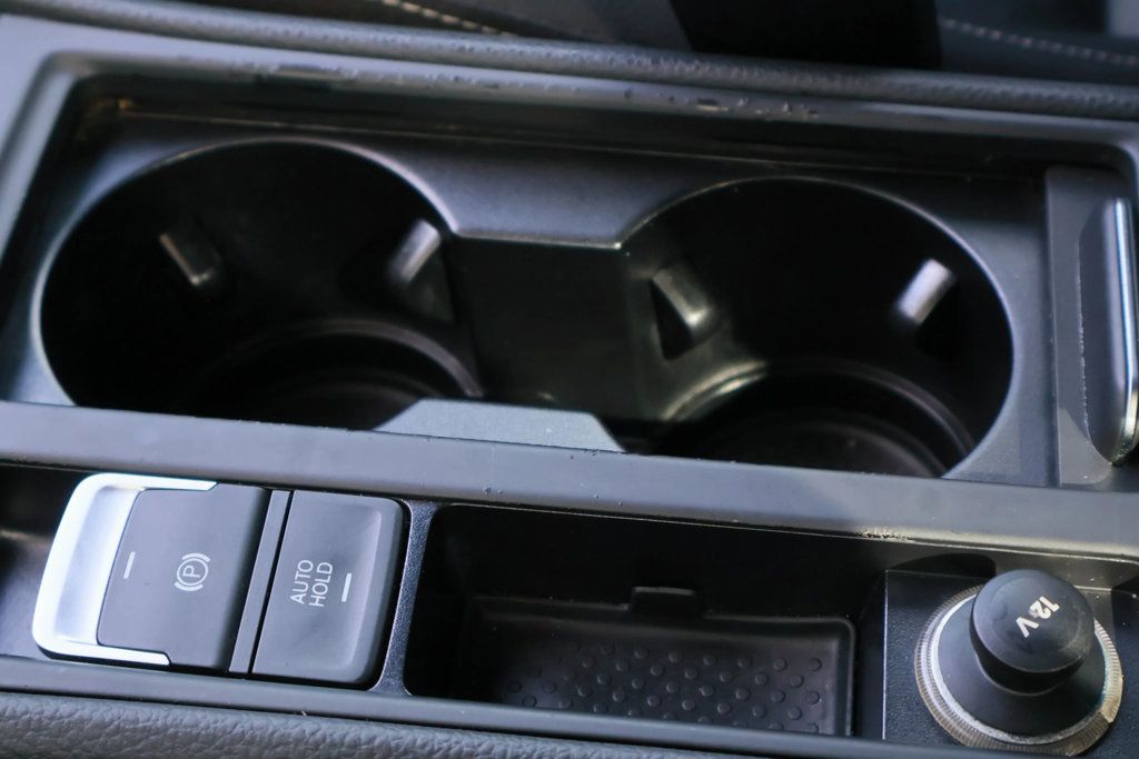 2016 Volkswagen Golf R photo 27