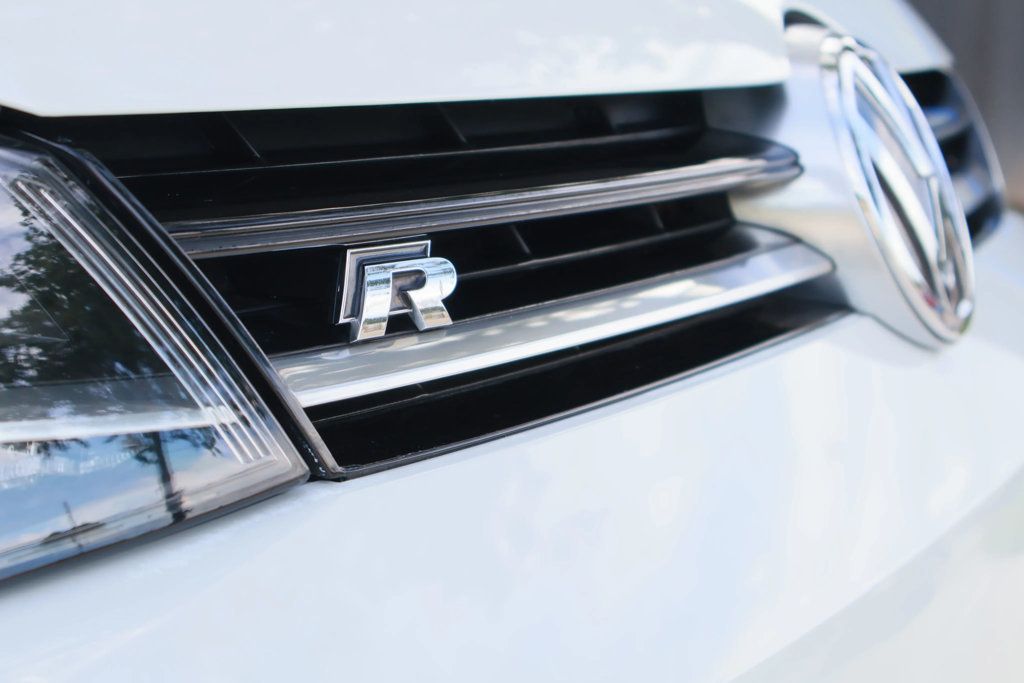 2016 Volkswagen Golf R photo 7