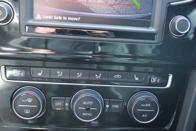 2016 Volkswagen Golf R w/DCC/Nav 4dr Hatchback Manual - 22918843 - 11