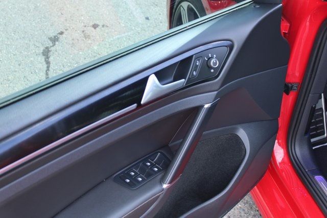 2016 Volkswagen Golf R w/DCC/Nav 4dr Hatchback Manual - 22918843 - 8