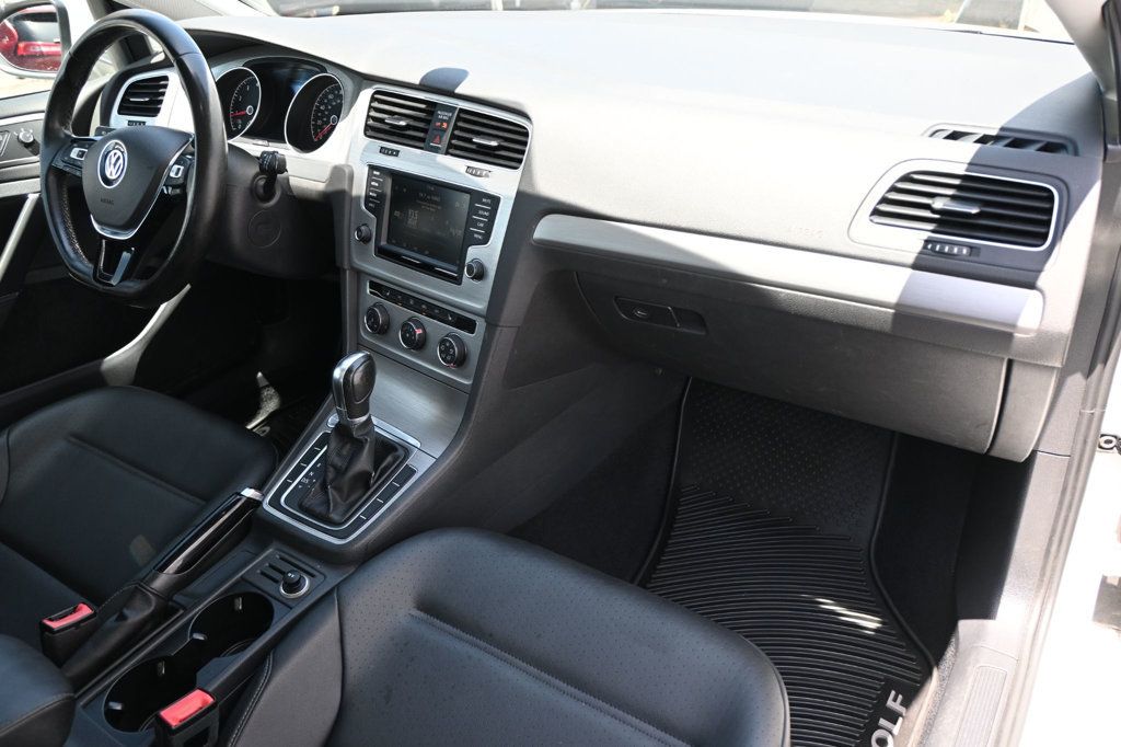 Volkswagen Golf SportWagen photo 12