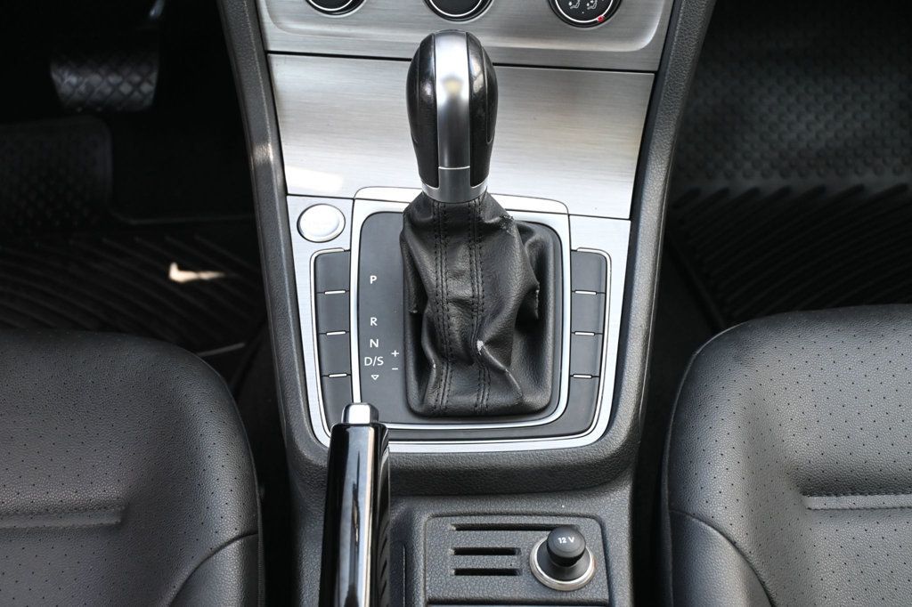 Volkswagen Golf SportWagen photo 16