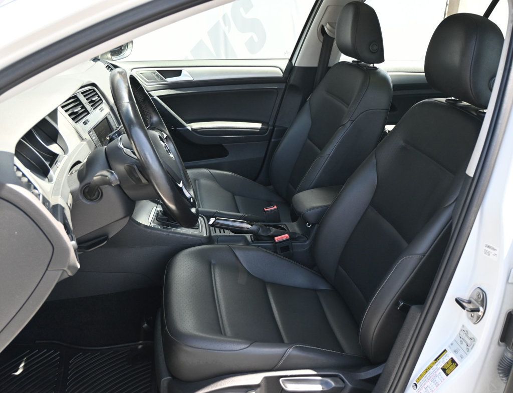 Volkswagen Golf SportWagen photo 17
