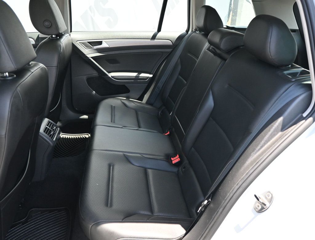 Volkswagen Golf SportWagen photo 18