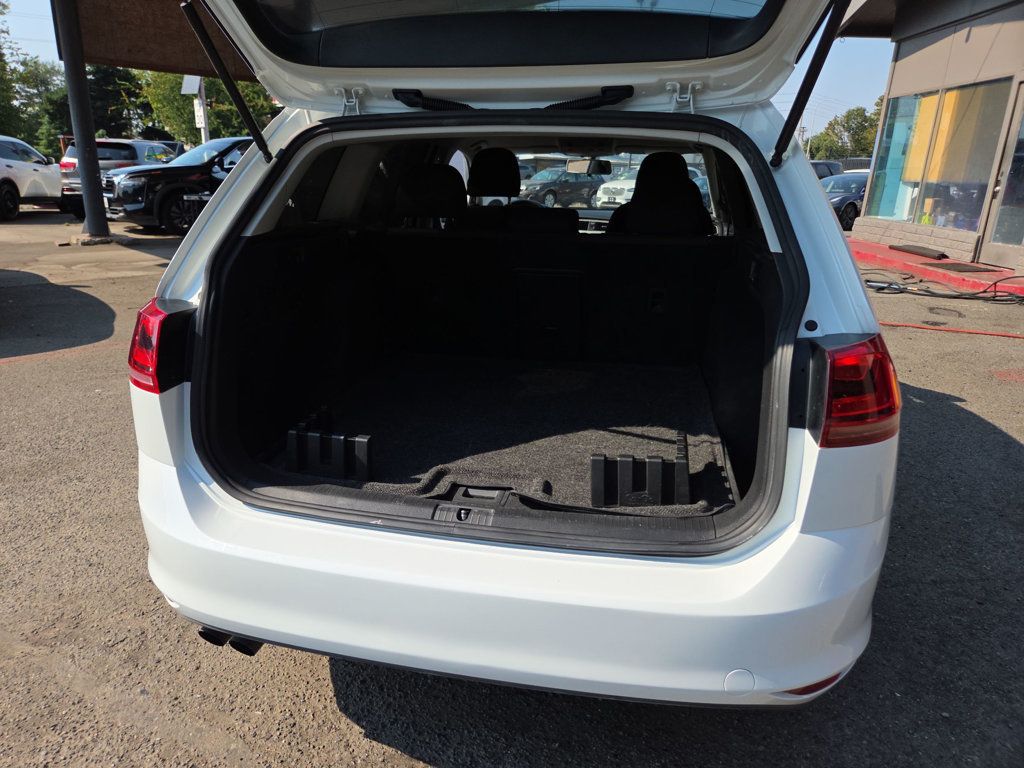 Volkswagen Golf SportWagen photo 11