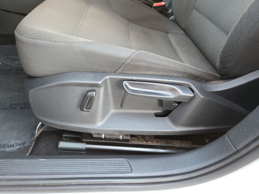 Volkswagen Golf SportWagen photo 18