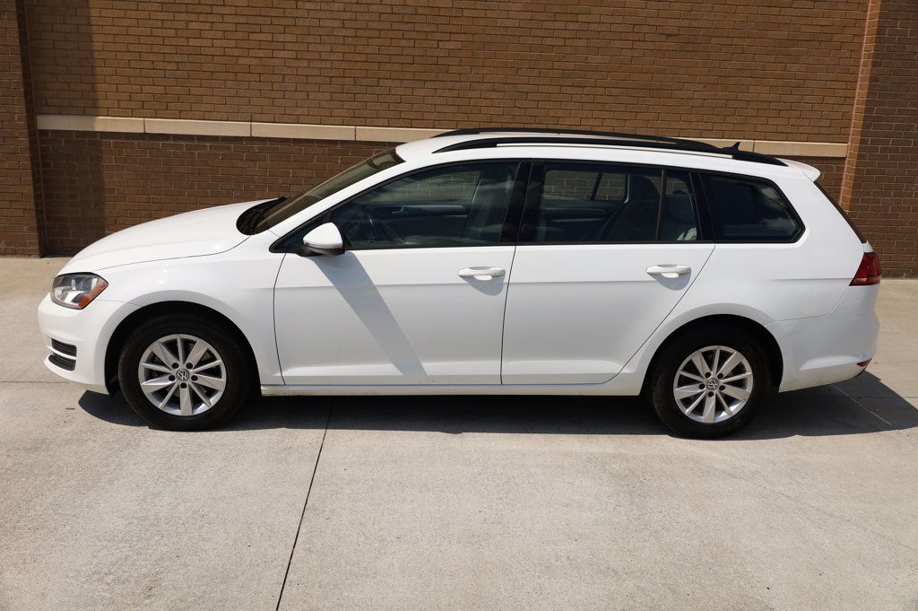 2016 Volkswagen Golf SportWagen TSI S photo 2