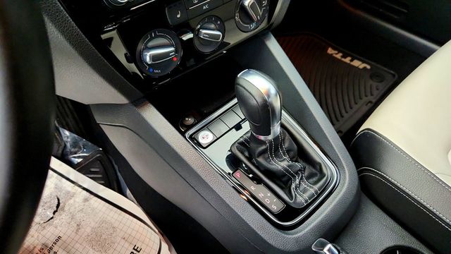 2016 Volkswagen Jetta Sedan 1.8T Sport PZEV 4dr Automatic - 22965204 - 13