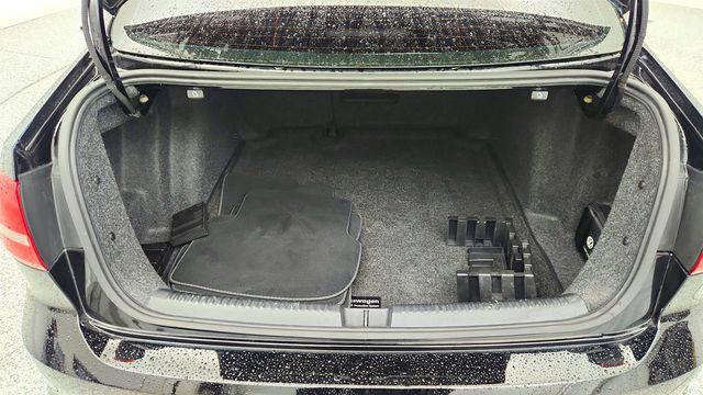 2016 Volkswagen Jetta Sedan 1.8T Sport PZEV 4dr Automatic - 22965204 - 17