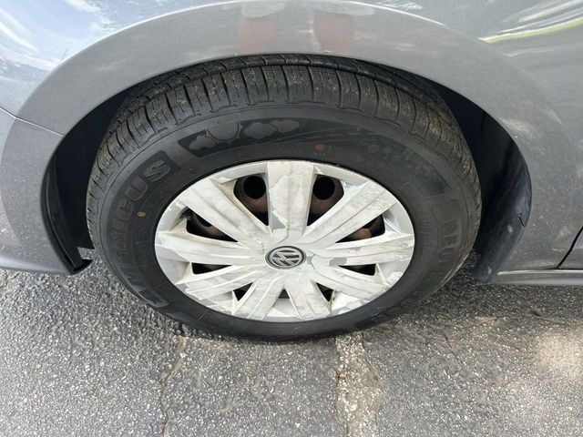 2016 Volkswagen Jetta Sedan S - 23039188 - 9