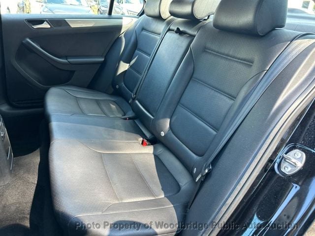 2016 Volkswagen Jetta Sedan SE - 23055279 - 9