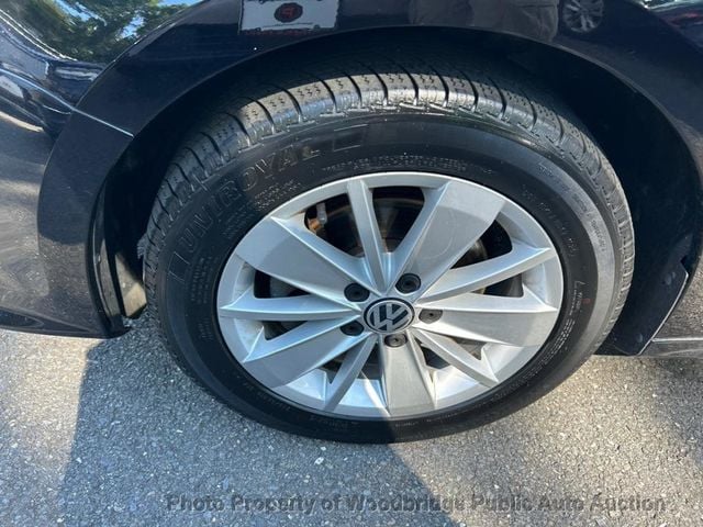 2016 Volkswagen Jetta Sedan SE - 23055279 - 11