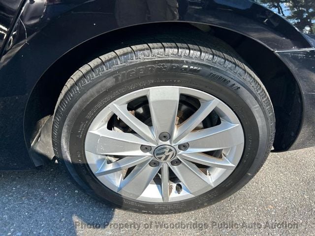 2016 Volkswagen Jetta Sedan SE - 23055279 - 13