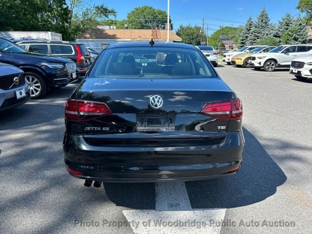 2016 Volkswagen Jetta Sedan SE - 23055279 - 2