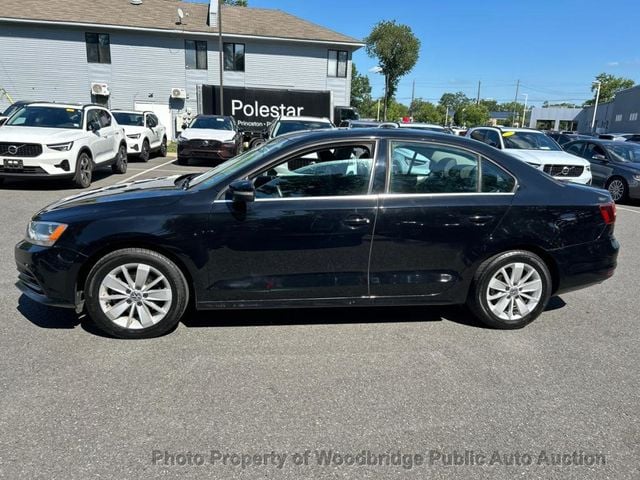 2016 Volkswagen Jetta Sedan SE - 23055279 - 3