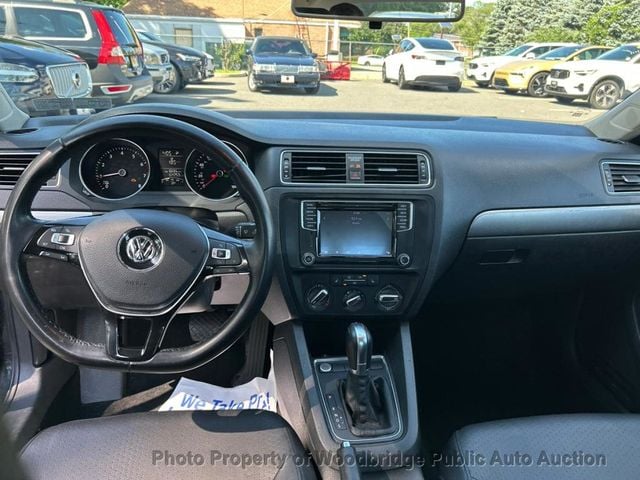 2016 Volkswagen Jetta Sedan SE - 23055279 - 8