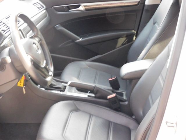 2016 Volkswagen Passat  - 19541439 - 11