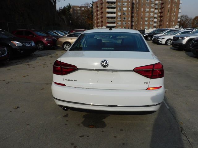 2016 Volkswagen Passat  - 19541439 - 2