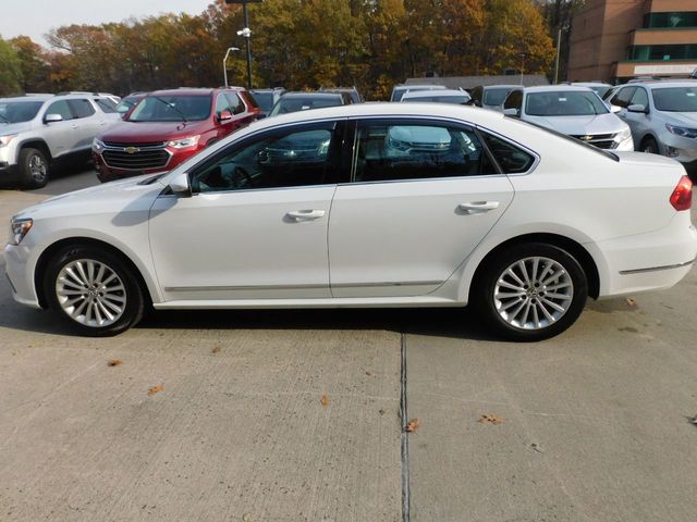 2016 Volkswagen Passat  - 19541439 - 3