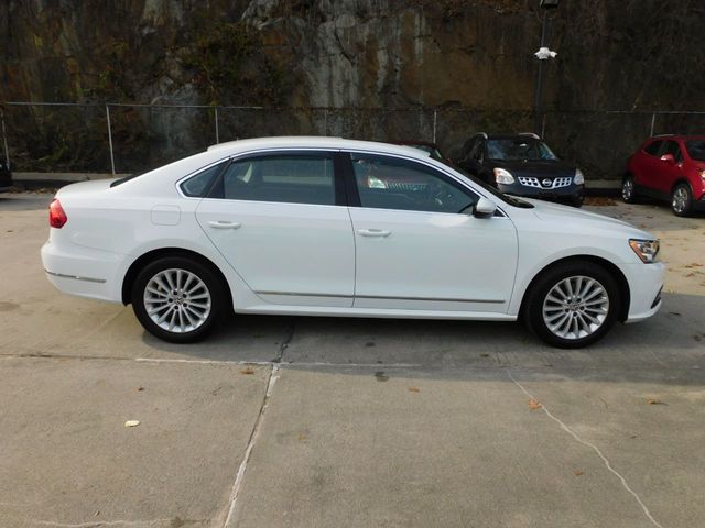 2016 Volkswagen Passat  - 19541439 - 4