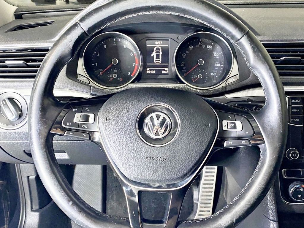 2016 Volkswagen Passat  - 22339834 - 29