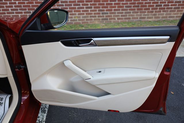 2016 Volkswagen Passat  - 22936127 - 23