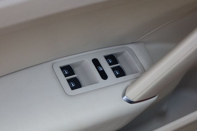 2016 Volkswagen Passat  - 22936127 - 31