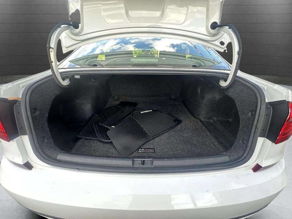 2016 Volkswagen Passat 1.8T R Line 4dr Sedan PZEV - 22936477 - 9