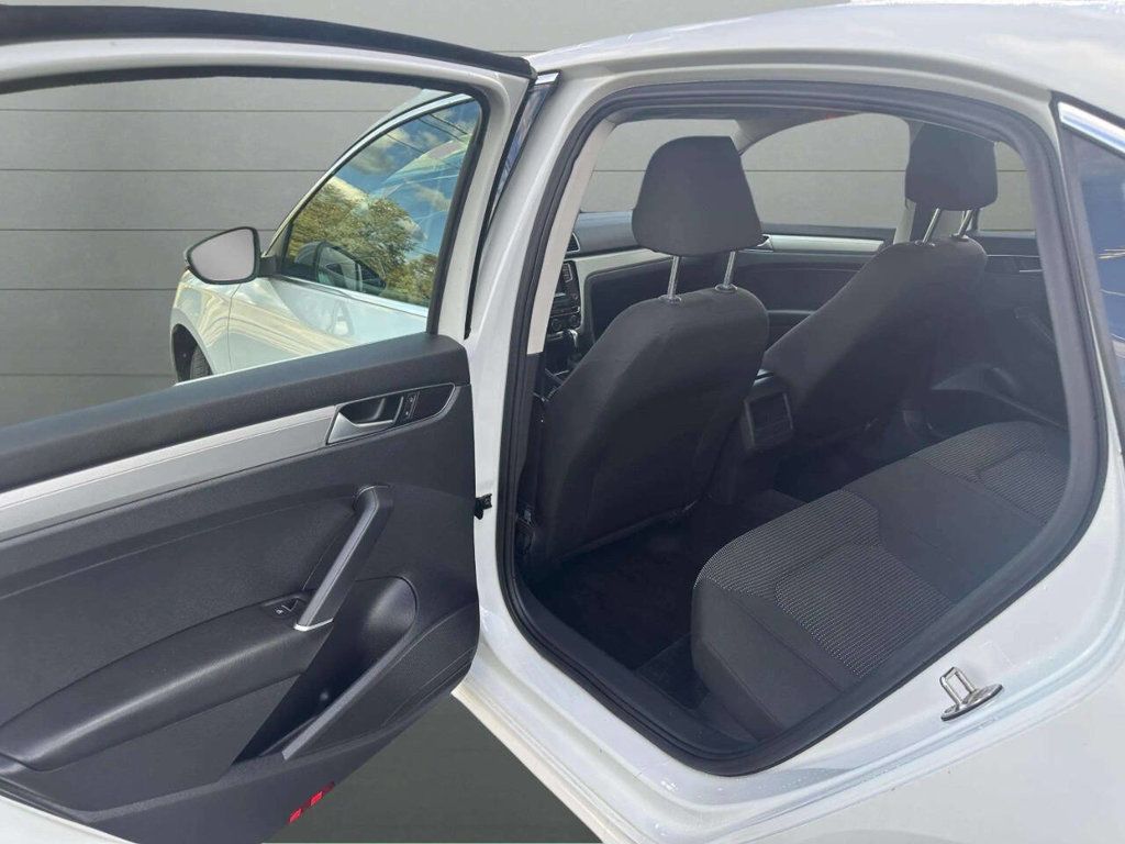 2016 Volkswagen Passat 1.8T R Line 4dr Sedan PZEV - 22936477 - 16