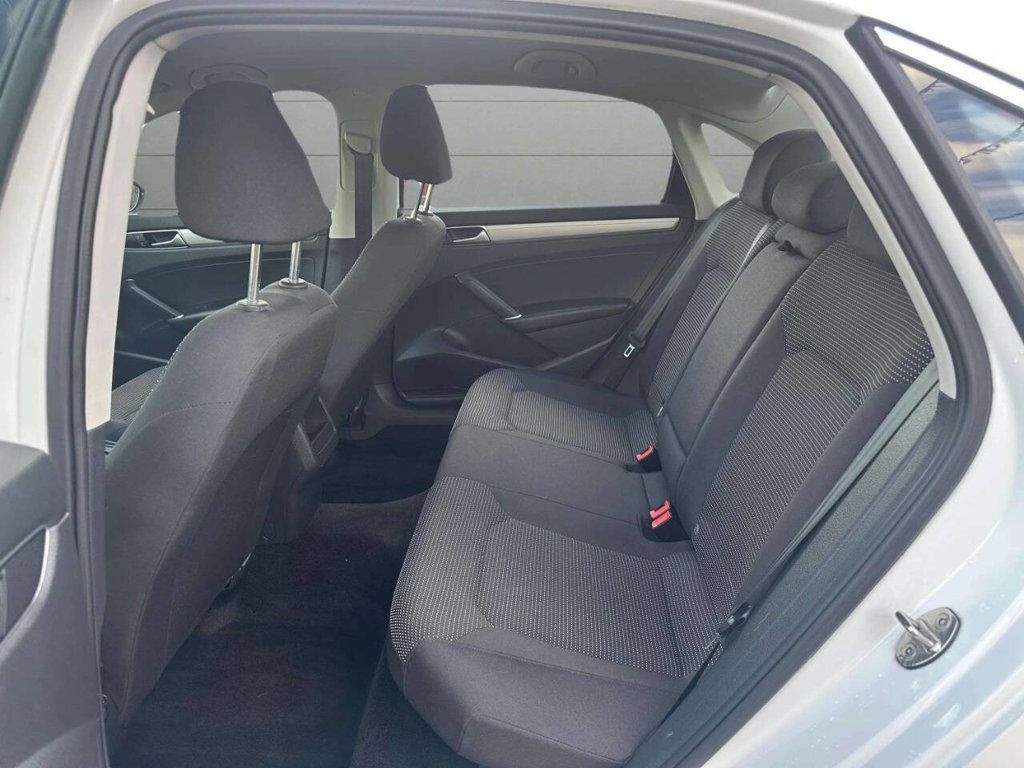 2016 Volkswagen Passat 1.8T R Line 4dr Sedan PZEV - 22936477 - 17