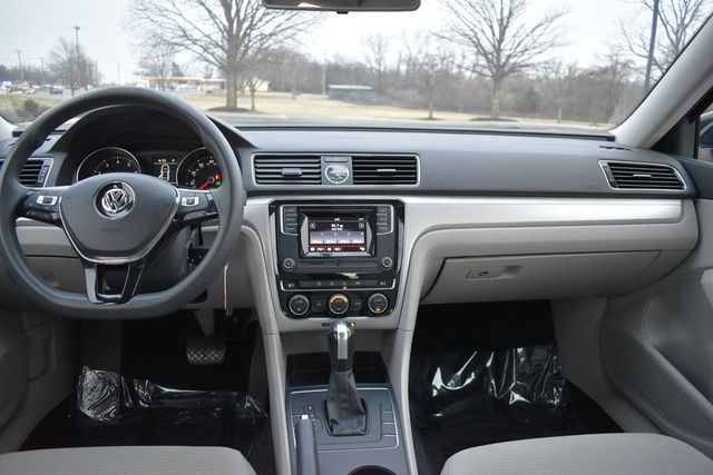 2016 Volkswagen Passat 4dr Sedan 1.8T Automatic S - 22969967 - 13