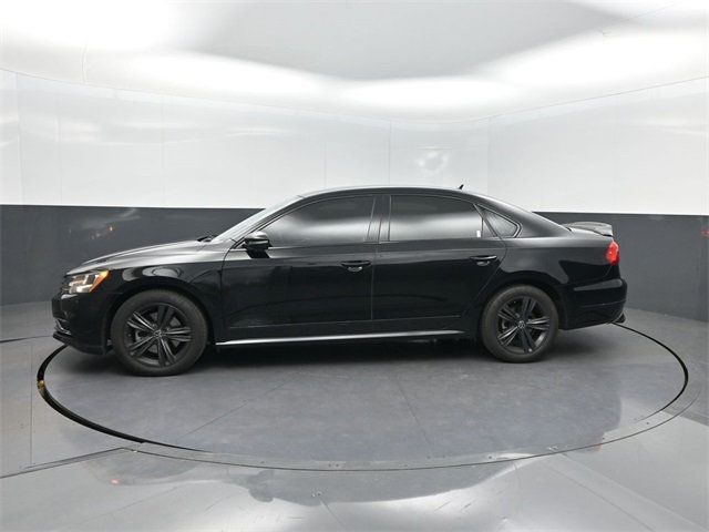 2016 Volkswagen Passat S photo 2