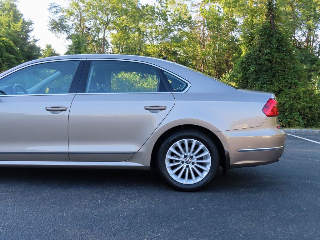 2016 Volkswagen Passat TDI SE photo 9