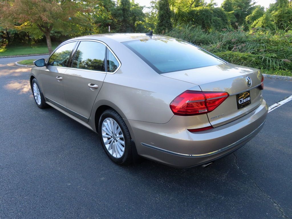 2016 Volkswagen Passat TDI SE photo 10