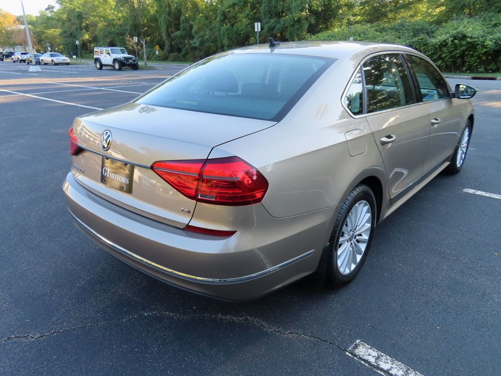 2016 Volkswagen Passat TDI SE photo 13