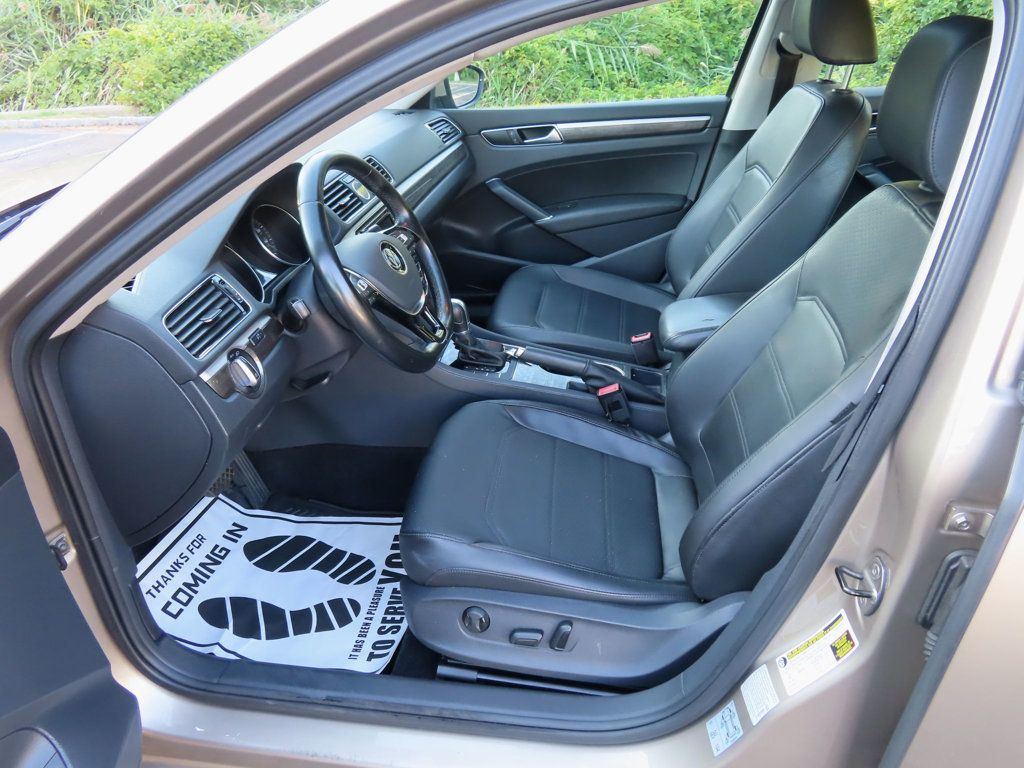 2016 Volkswagen Passat TDI SE photo 19
