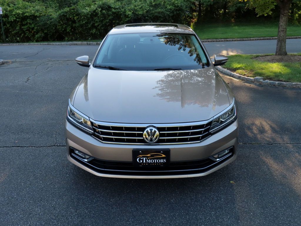 2016 Volkswagen Passat TDI SE photo 2