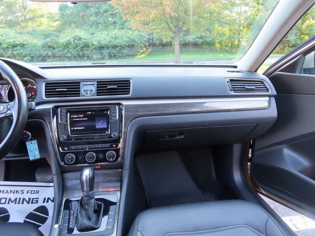 2016 Volkswagen Passat TDI SE photo 31