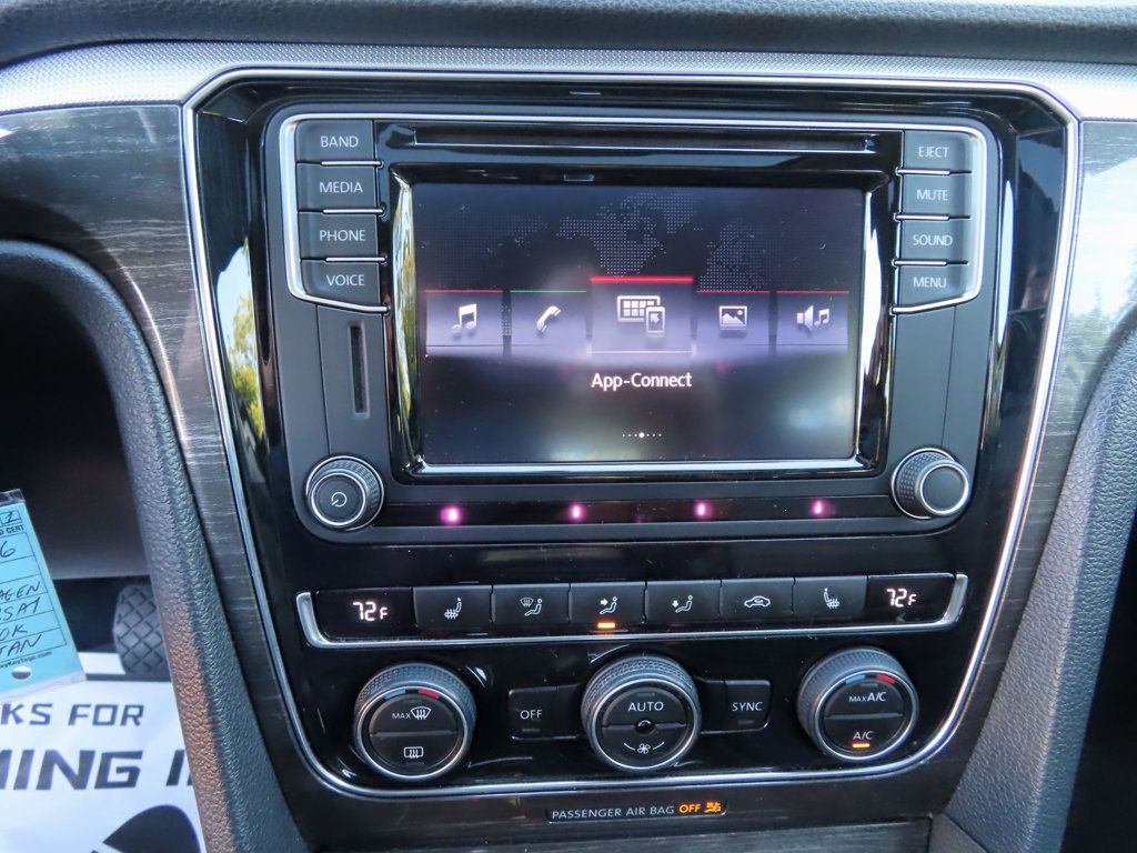 2016 Volkswagen Passat TDI SE photo 34