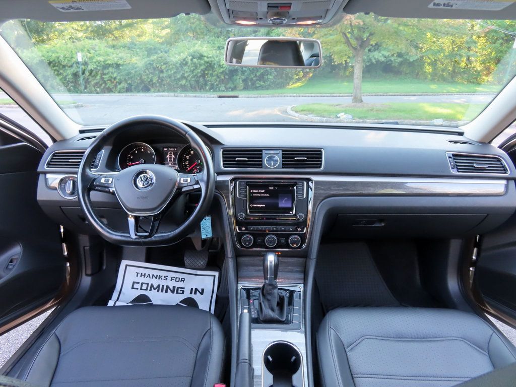 2016 Volkswagen Passat TDI SE photo 5