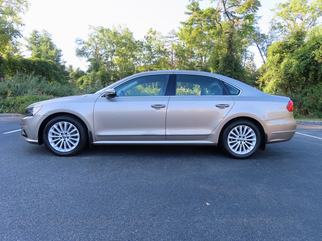 2016 Volkswagen Passat TDI SE photo 7