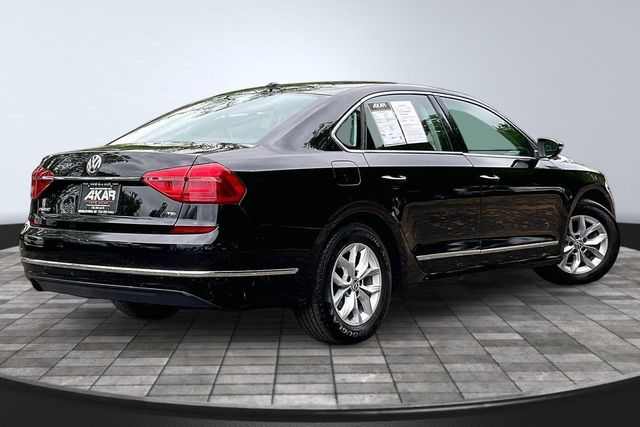 2016 Volkswagen Passat 1.8T S Auto PZEV's photo