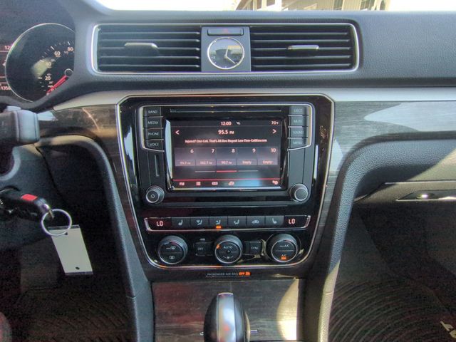 2016 Volkswagen Passat SE - 22949197 - 16