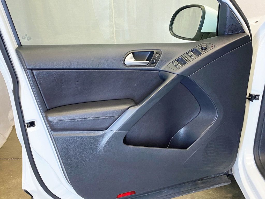 2016 Volkswagen Tiguan  - 22950504 - 21