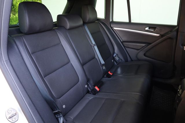 2016 Volkswagen Tiguan R-Line - 23017375 - 24