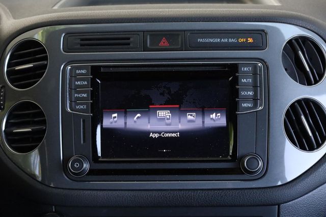 2016 Volkswagen Tiguan R-Line - 23017375 - 39