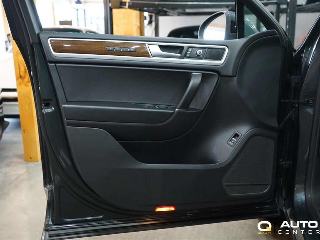 2016 Volkswagen Touareg  - 22999988 - 10