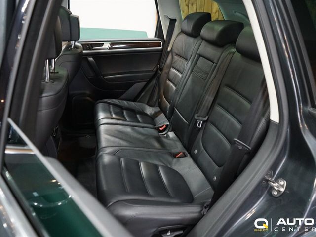 2016 Volkswagen Touareg  - 22999988 - 30