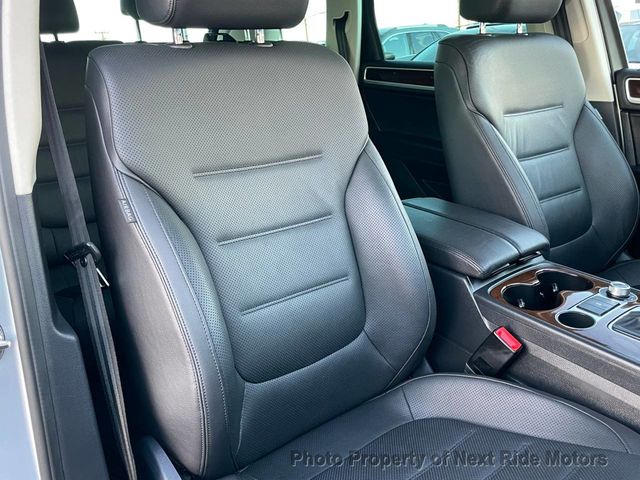 2016 Volkswagen Touareg 2016 VOLKSWAGEN TOUAREG LUXURY 1-OWNER SERVICED 615-730-9991  - 22985534 - 9